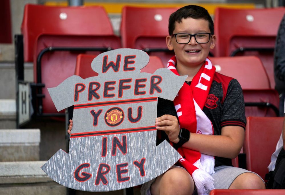 Echipamentul gri, superstiție sau știință? Povestea din spatele tricourilor care au adus doar înfrângeri_3