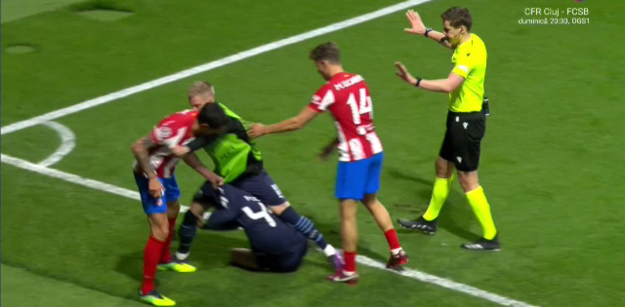 UPDATE | Jucătorii lui Atletico și City au continuat bătaia pe tunelul spre vestiare. Poliția, nevoită să intervină_1