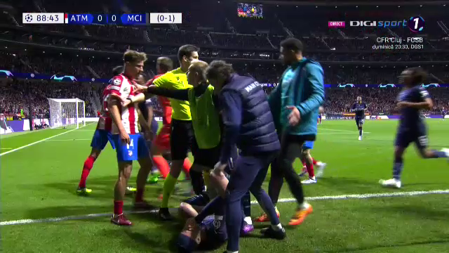 UPDATE | Jucătorii lui Atletico și City au continuat bătaia pe tunelul spre vestiare. Poliția, nevoită să intervină_2