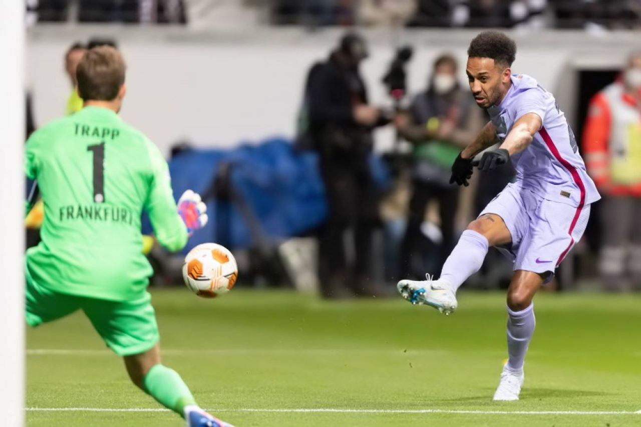 FC Barcelona - Eintracht Frankfurt 2-3. Trupa lui Xavi, OUT din Europa League, după un meci nebun pe Camp Nou_1