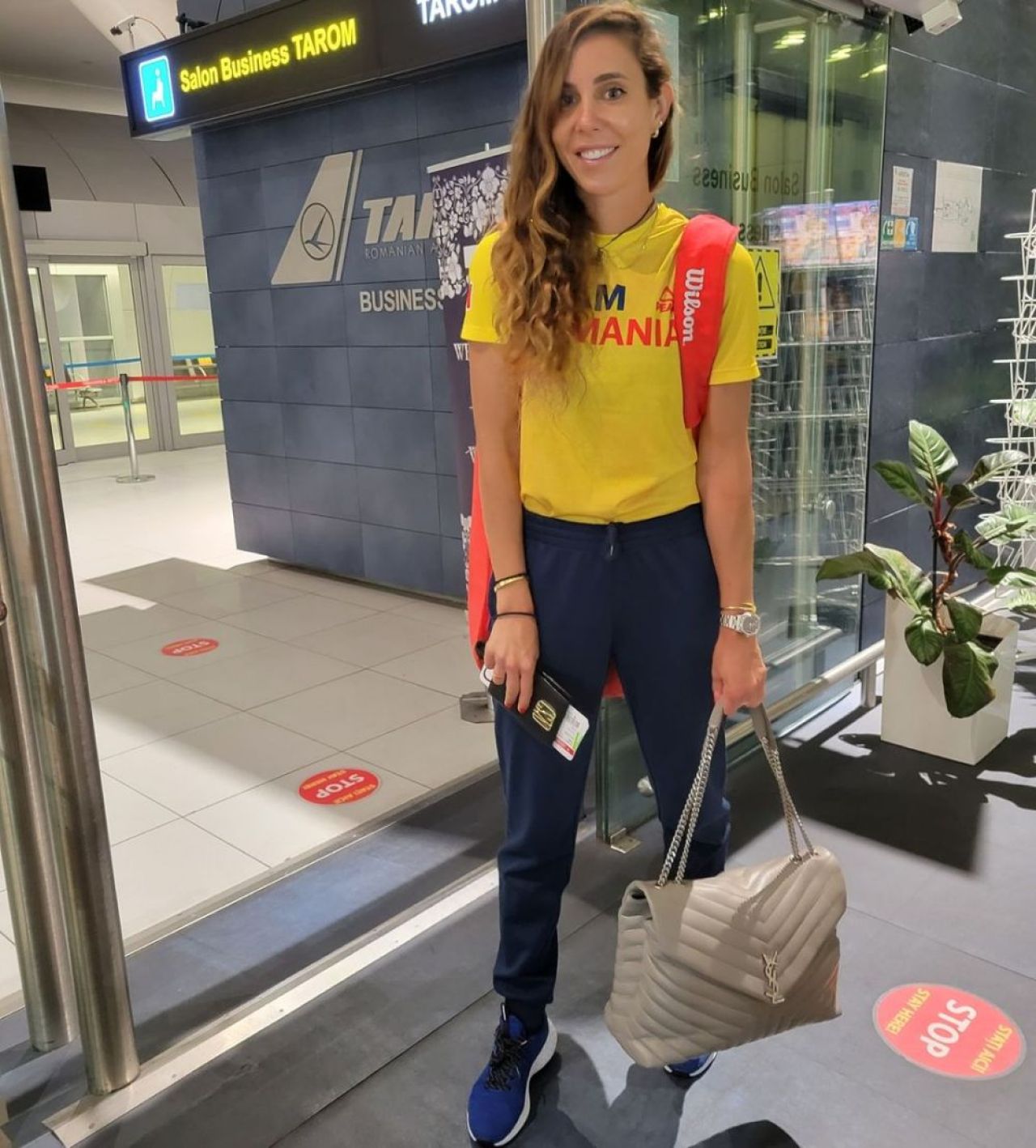 Iga Swiatek - Mihaela Buzărnescu 6-1, 6-0, în Billie Jean King Cup 2022: Polonia are 2-0 avantaj, la finalul primei zile de baraj_24