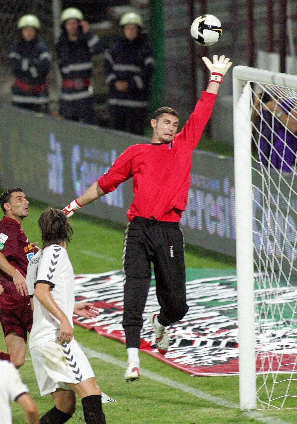 Fostul portar al lui CFR Cluj și al Rapidului joacă acum atacant!_7