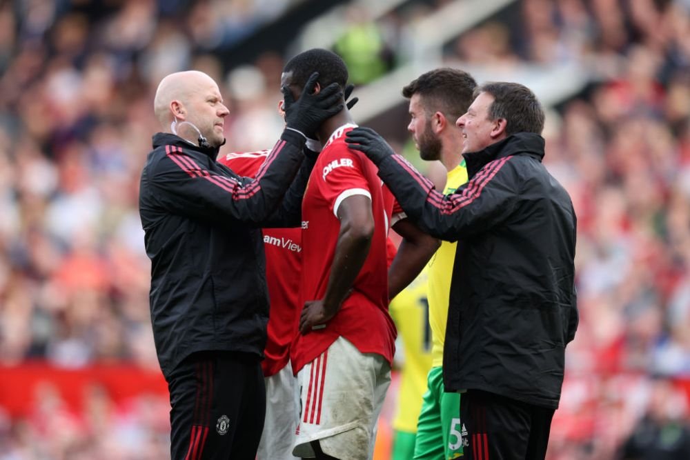 Harry Maguire l-a făcut K.O. pe Paul Pogba în meciul cu Norwich! L-a lovit cu piciorul direct în față _4