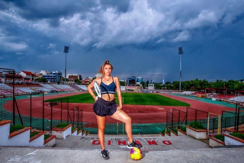 'Rebela' Prisăcariu a dezvăluit ce i-a șoptit lui Swiatek după ce liderul WTA a 'spulberat-o' la Billie Jean King Cup _10