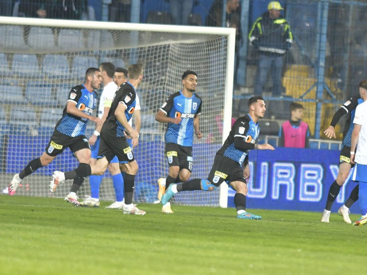Farul - Universitatea Craiova 0-3 | Oltenii au stins 'farul' la Ovidiu! Echipa lui Reghecampf defilează în play-off: 'dublă' pentru Markovic_11
