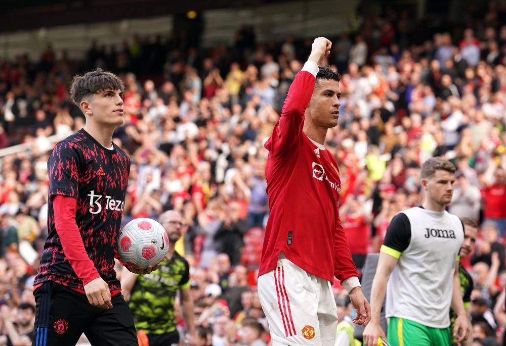 Mesajul postat de Cristiano Ronaldo după ce a reușit hattrick-ul cu numărul 60 al carierei: „Acesta e cu atât mai important!” _17