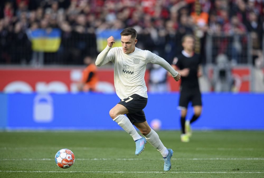 „Perla” din Bundesliga care visează să joace pentru FC Barcelona! Răspunsul dat de jucătorul de 18 ani în legătură cu interesul catalanilor_8