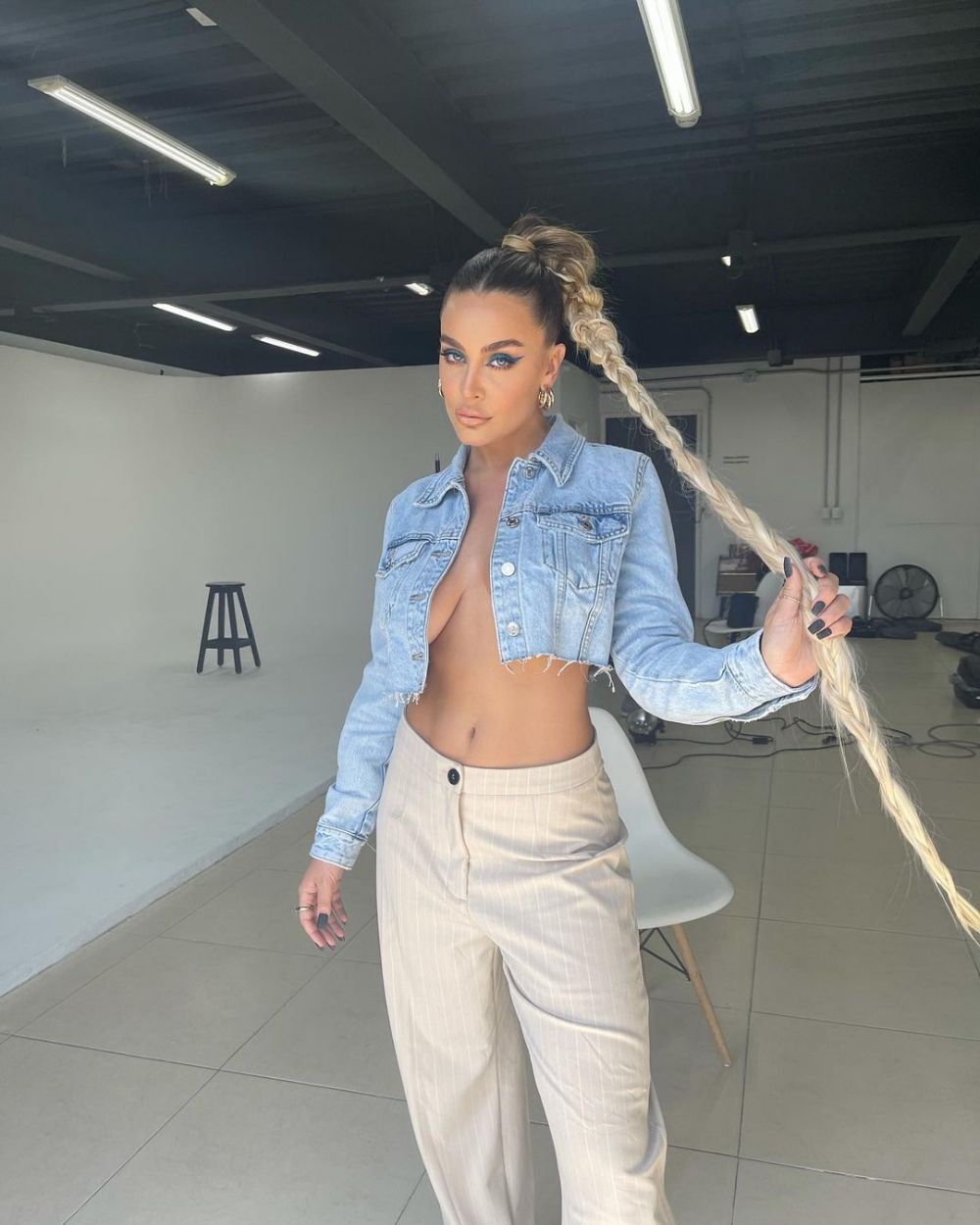 Ea este bomba sexy care i-a luat mințile lui Mayweather! Balerina căreia i-a făcut avansuri un argentinian le stârnește imaginația fanilor cu pozele sale _6