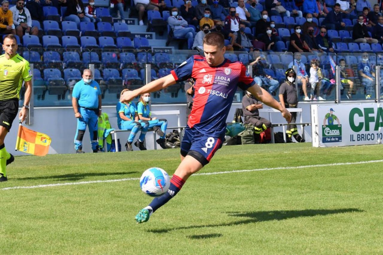 „O operă de artă!” Presa din Italia îl laudă pe Răzvan Marin după pasa decisivă în victoria lui Cagliari cu Sassuolo _1