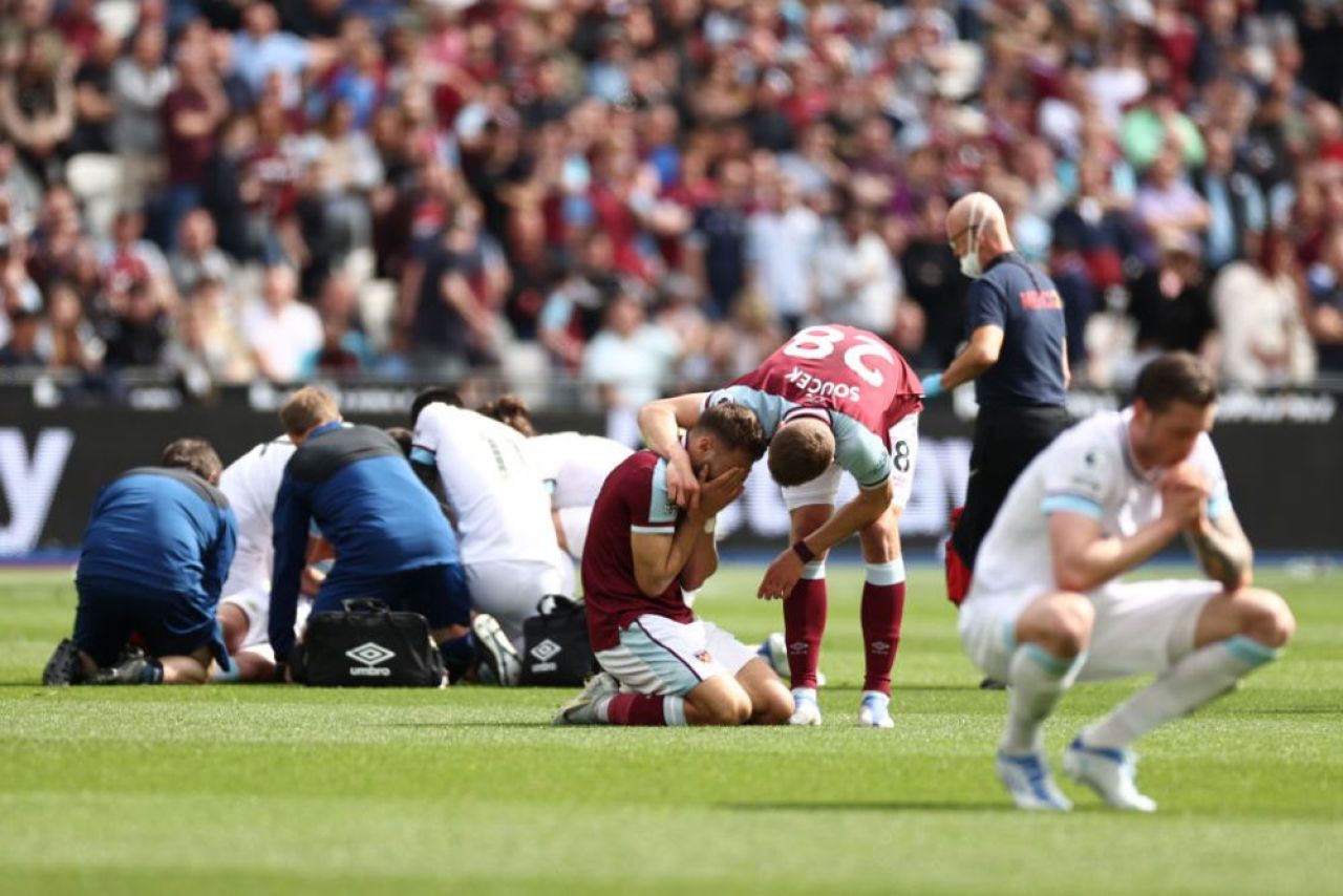 Accidentare horror în Premier League! I-a rupt piciorul adversarului, iar apoi a izbucnit în lacrimi în mijlocul terenului _2