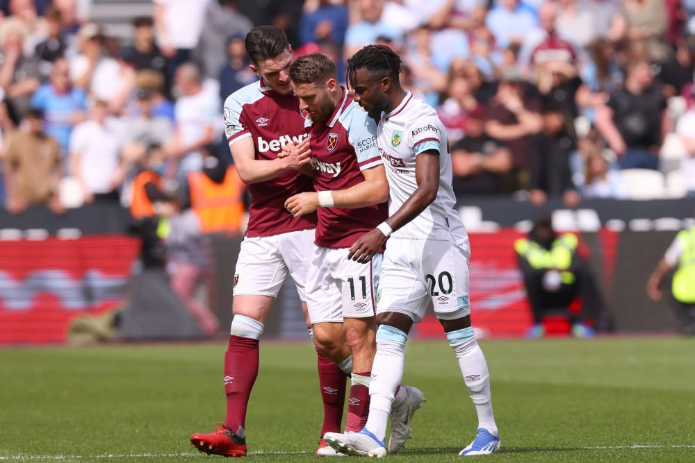 Accidentare horror în Premier League! I-a rupt piciorul adversarului, iar apoi a izbucnit în lacrimi în mijlocul terenului _3