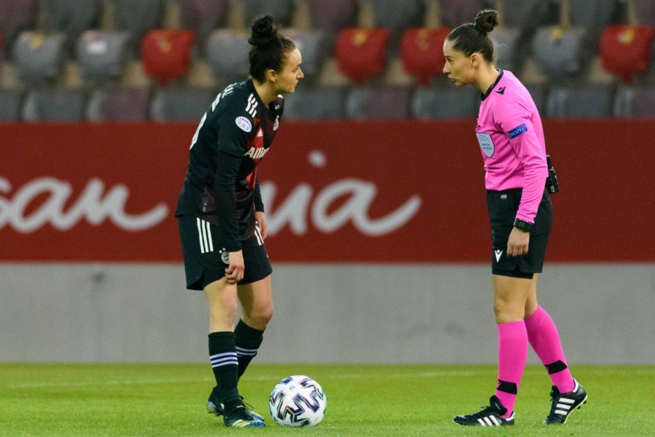 Premieră pentru Iuliana Demetrescu! Va fi la centru în Liga 1, la meciul Rapidului_4