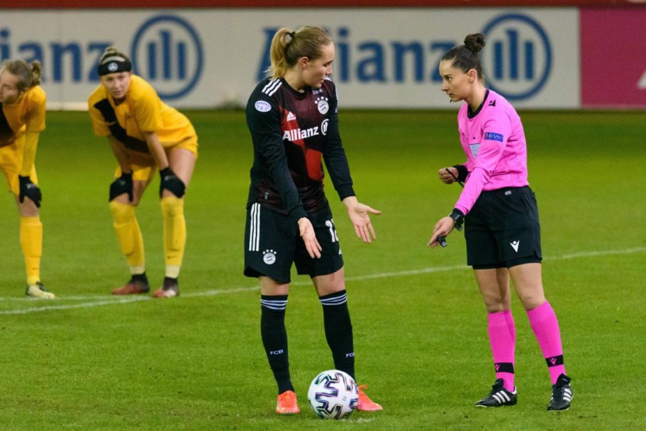 Premieră pentru Iuliana Demetrescu! Va fi la centru în Liga 1, la meciul Rapidului_5