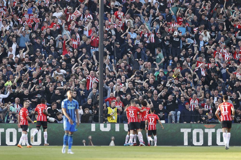 PSV - Ajax 2-1! Cupa Olandei merge la Eindhoven după zece ani. Finala s-a jucat chiar pe stadionul lui Feyenoord_9