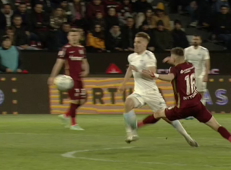 Intrare brutală a lui Mateo Susic în CFR Cluj - FCSB! Istvan Kovacs a scos direct cartonașul roșu_5