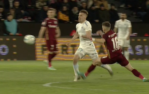 Intrare brutală a lui Mateo Susic în CFR Cluj - FCSB! Istvan Kovacs a scos direct cartonașul roșu_6