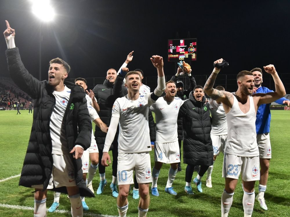 Titlul e din nou în joc! FCSB a dat drumul la sărbătoare chiar pe terenul CFR-ului. Imaginile bucuriei_2