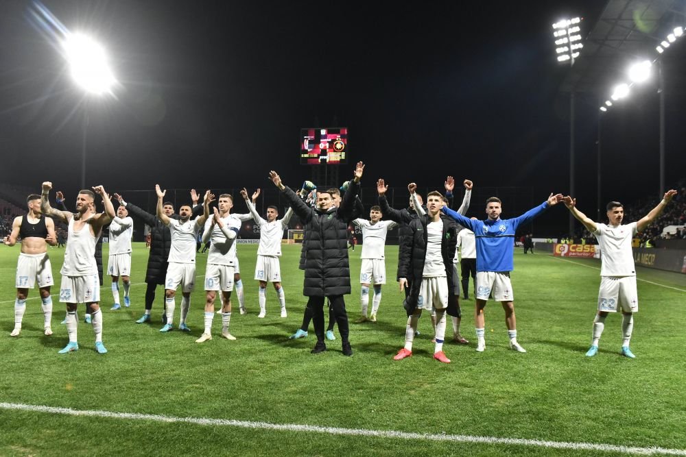 Titlul e din nou în joc! FCSB a dat drumul la sărbătoare chiar pe terenul CFR-ului. Imaginile bucuriei_10