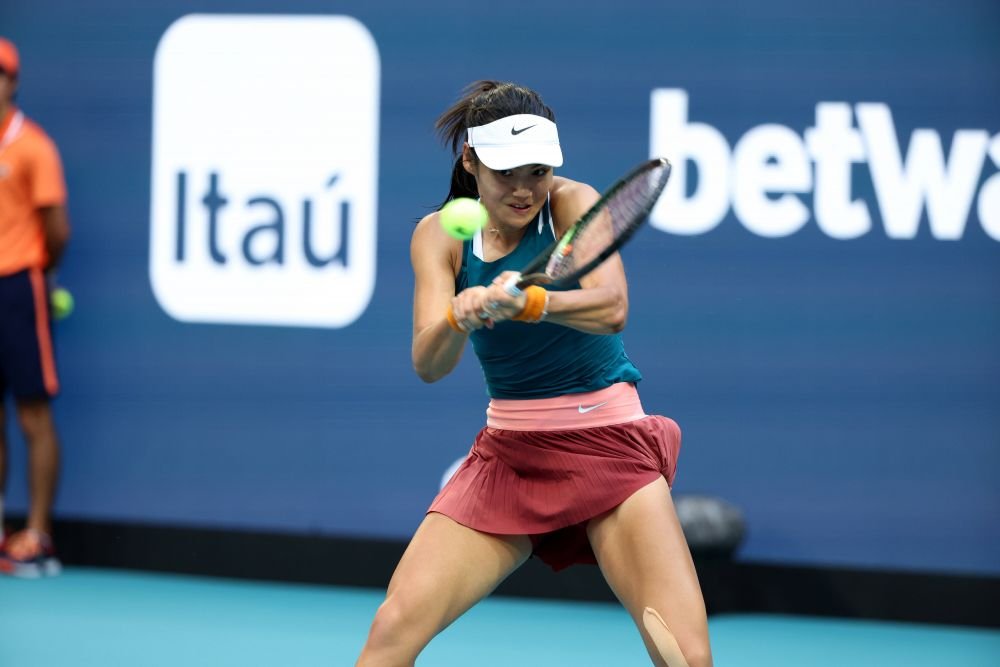„Răducanu 10” Mister elucidat: cu ce echipă din Anglia ține Emma Răducanu. Campioana US Open s-a antrenat într-un tricou personalizat_20