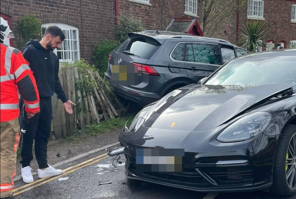Bruno Fernandes, implicat &icirc;ntr-un accident rutier! Starul lui Manchester United și-a făcut praf bolidul și poate rata derby-ul cu Liverpool