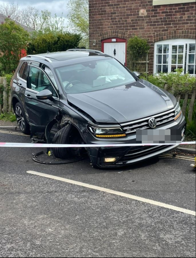 Bruno Fernandes, implicat într-un accident rutier! Starul lui Manchester United și-a făcut praf bolidul și poate rata derby-ul cu Liverpool_3