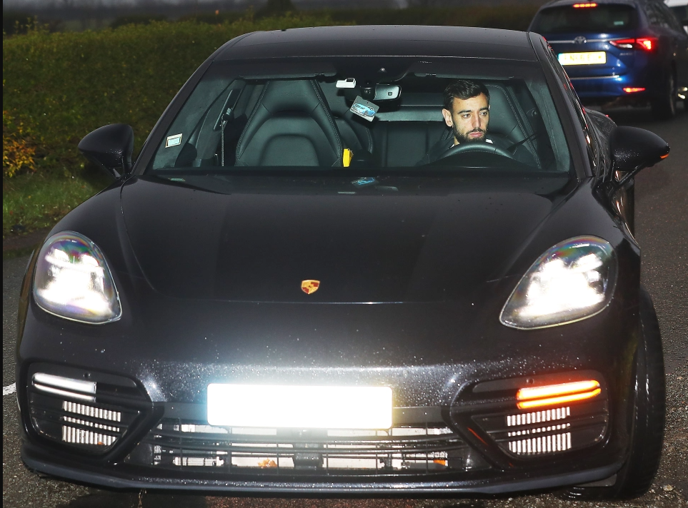 Bruno Fernandes, implicat într-un accident rutier! Starul lui Manchester United și-a făcut praf bolidul și poate rata derby-ul cu Liverpool_6