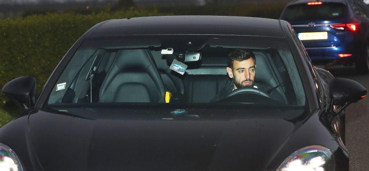 Bruno Fernandes, implicat într-un accident rutier! Starul lui Manchester United și-a făcut praf bolidul și poate rata derby-ul cu Liverpool_7
