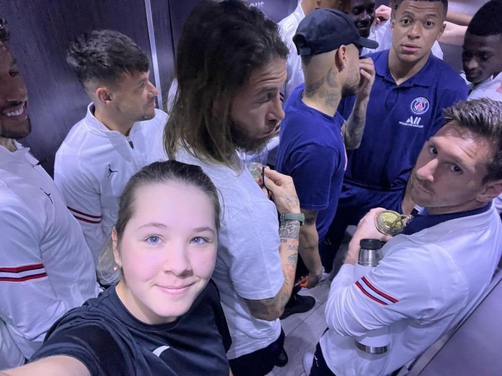 O sportivă necunoscută din Rusia, transformată în „cea mai norocoasă fată” după un selfie în lift: „I-am întâlnit pe cei mai buni din lume!” _3