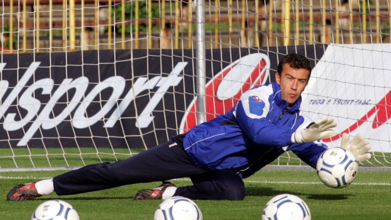 Are 46 de ani și joacă în continuare în prima ligă! Fotbalistul este legitimat la cel mai vechi club din capitala Bulgariei_1