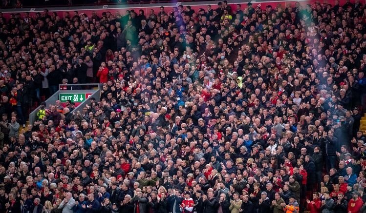 Moment emoționant pe Anfield! Fanii lui Liverpool și ai lui United, ropote de aplauze pentru Cristiano Ronaldo&nbsp;