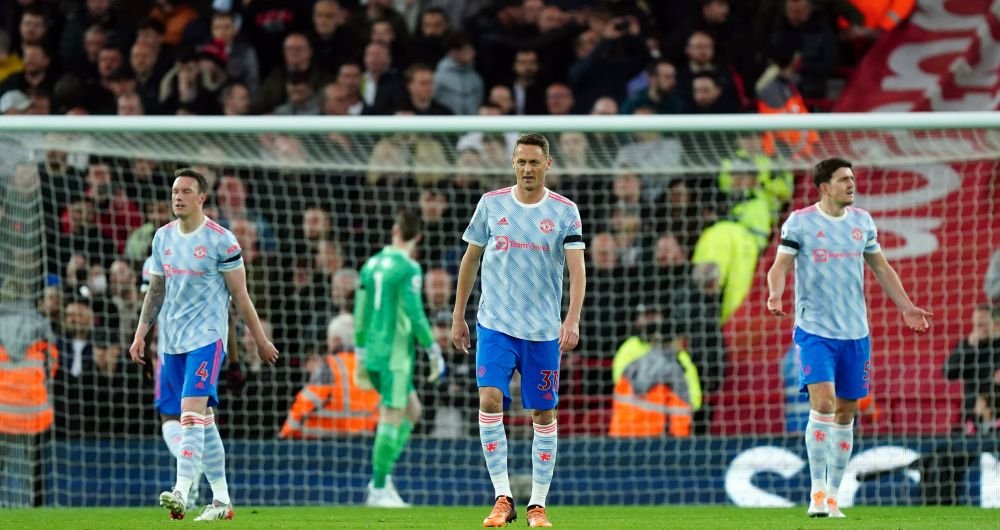 Măsuri drastice la Manchester United după umilința cu Liverpool: Vor veni 10 jucători noi! . Primele plecări