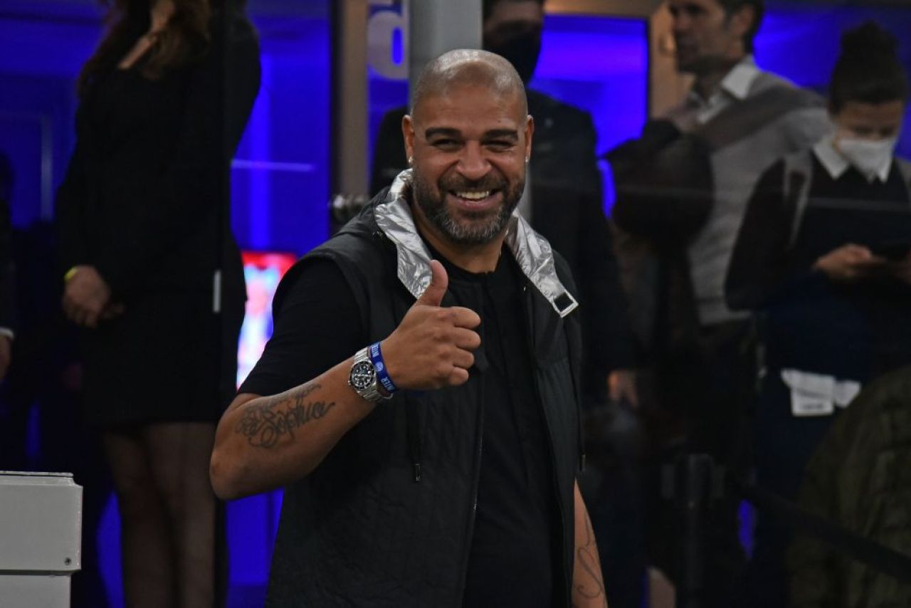 Ce face și cum arată acum „Împăratul” Adriano, la o lună după ce a fost filmat beat pe scuter într-o favelă din Rio_7