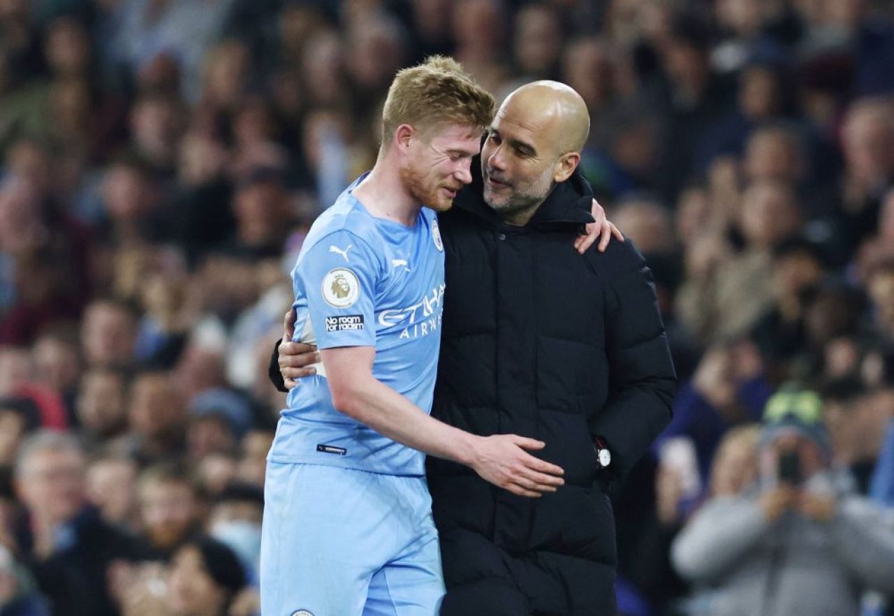 Manchester City - Brighton 3-0. Guardiola și Klopp rămân ”bară la bară” în Premier League_2