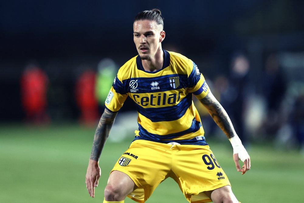 Italienii &icirc;l laudă pe Dennis Man, după un cantonament perfect cu Parma