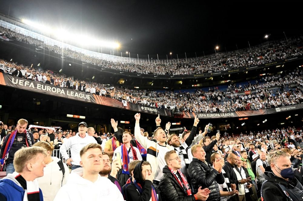 Explicație pentru invazia de pe Camp Nou. Ce a putut să facă un abonat al Barcelonei înaintea meciului cu Frankfurt_3