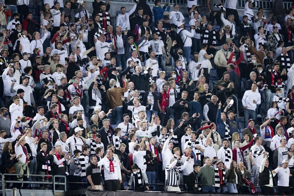 Explicație pentru invazia de pe Camp Nou. Ce a putut să facă un abonat al Barcelonei înaintea meciului cu Frankfurt_6