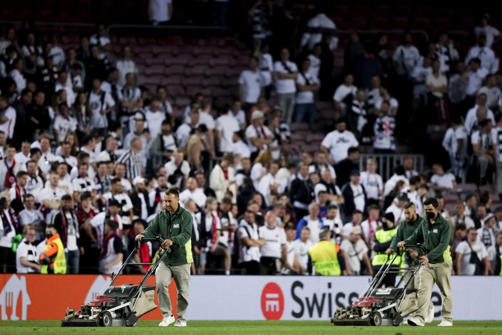 Explicație pentru invazia de pe Camp Nou. Ce a putut să facă un abonat al Barcelonei înaintea meciului cu Frankfurt_7