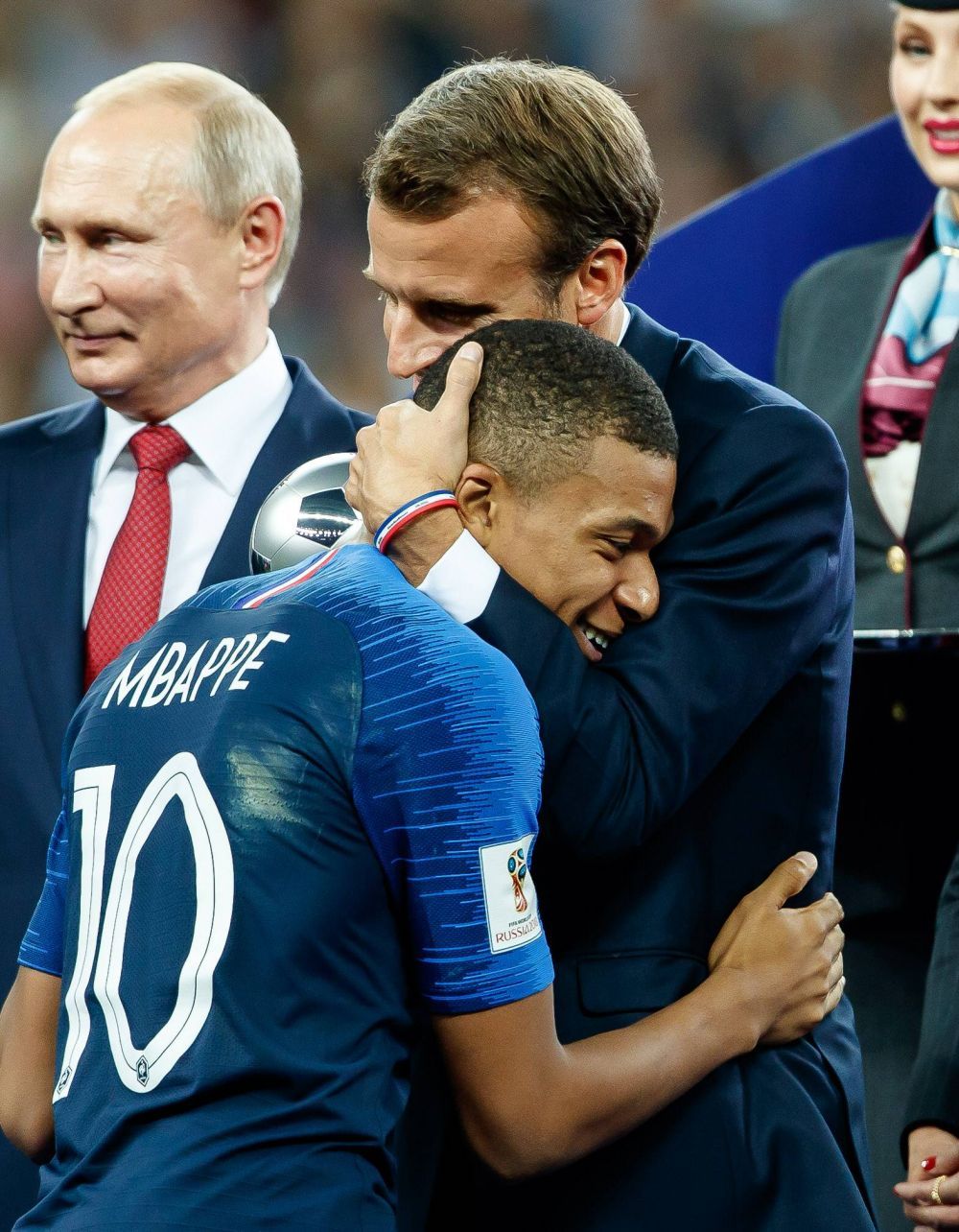 Președintele Macron a dezvăluit că i-a spus lui Mbappe să nu semneze cu Real sau PSG! La ce echipă l-a îndemnat să meargă _4