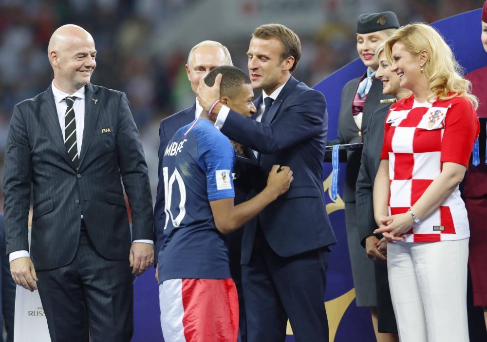 Președintele Macron a dezvăluit că i-a spus lui Mbappe să nu semneze cu Real sau PSG! La ce echipă l-a îndemnat să meargă _5