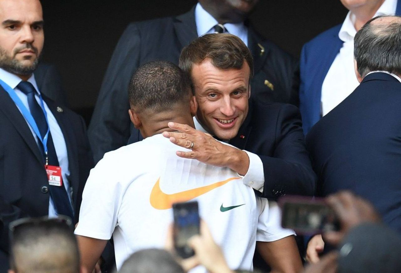 Președintele Macron a dezvăluit că i-a spus lui Mbappe să nu semneze cu Real sau PSG! La ce echipă l-a îndemnat să meargă _13