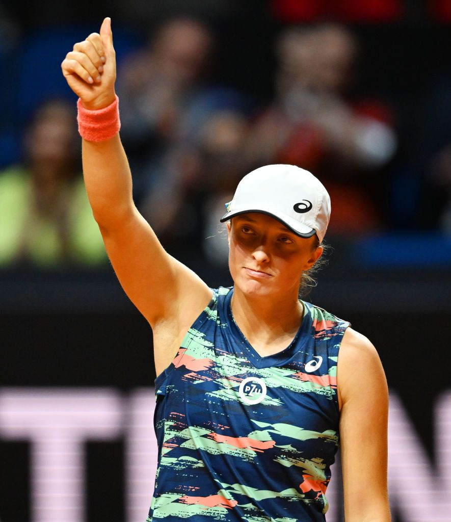 Emma Răducanu s-a oprit în sferturile de la Stuttgart. Iga Swiatek a ajuns la 21 de victorii consecutive_5