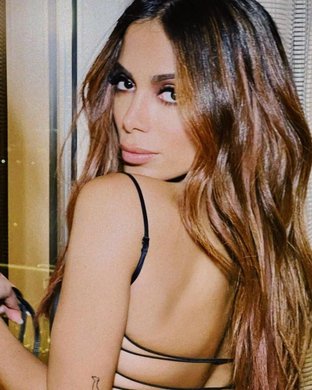 Una dintre cele mai sexy și cunoscute cântărețe din Brazilia recunoaște: „Da, m-am sărutat cu Neymar!” _48