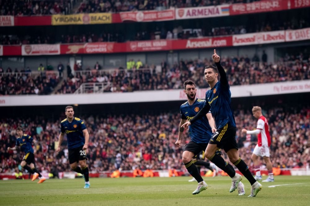 Manchester United, îngenuncheată de Arsenal. 