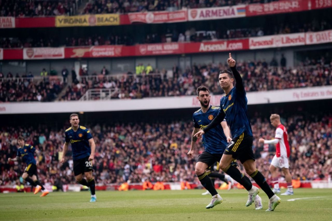 Manchester United, îngenuncheată de Arsenal.
