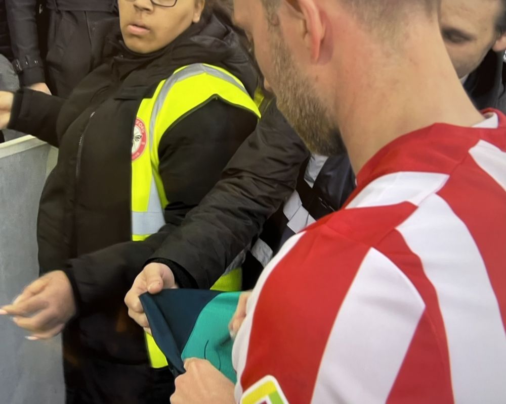 Gestul superb făcut de Christian Eriksen pentru un suporter al lui Tottenham. A fost aplaudat de un întreg stadion _2