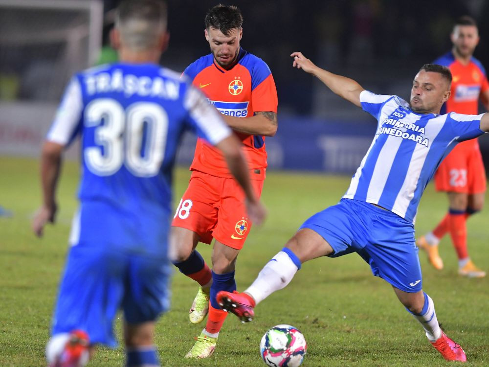 Omul care a fost la un pas să scoată FCSB-ul din Cupă promite s-o readucă pe Corvinul Hunedoara în prima ligă_11