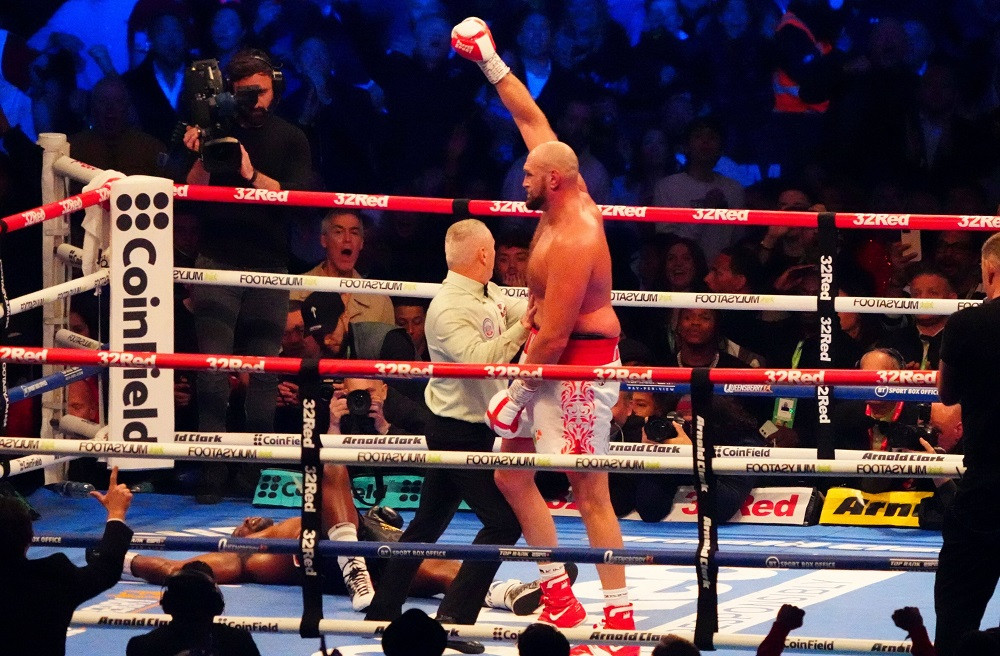 Modul inedit &icirc;n care Tyson Fury a sărbătorit victoria devastatoare obținută &icirc;n fața lui Dillian Whyte