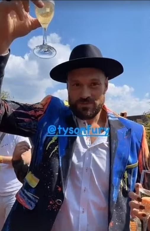 Modul inedit în care Tyson Fury a sărbătorit victoria devastatoare obținută în fața lui Dillian Whyte_2