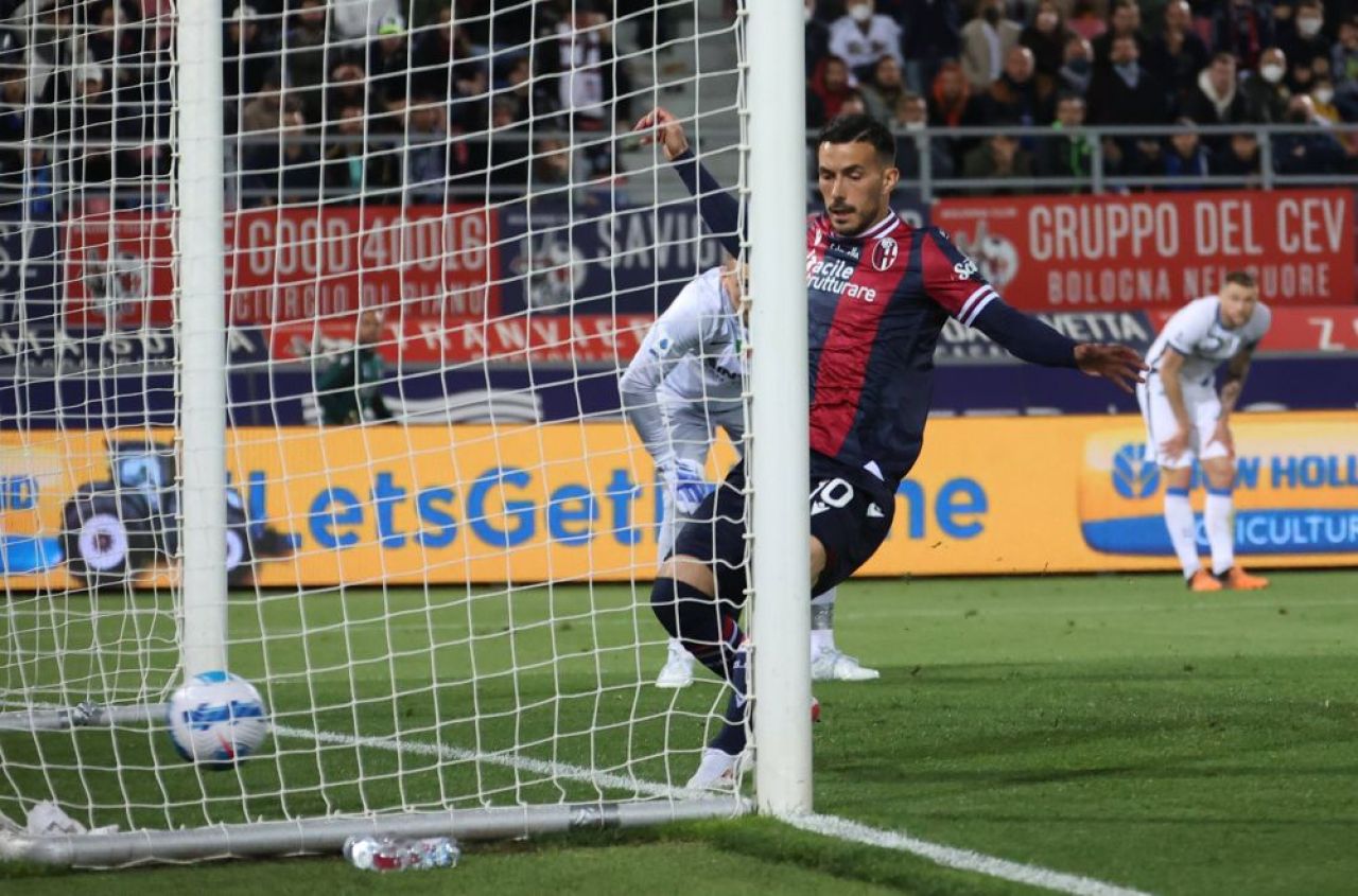”Harakiri!”. Ionuț Radu ține prima pagină în Gazzetta dello Sport, după gafa uriașă de pe ”Renato Dall'Ara”: ”Inter i-a dat Milanului jumătate de titlu” _4