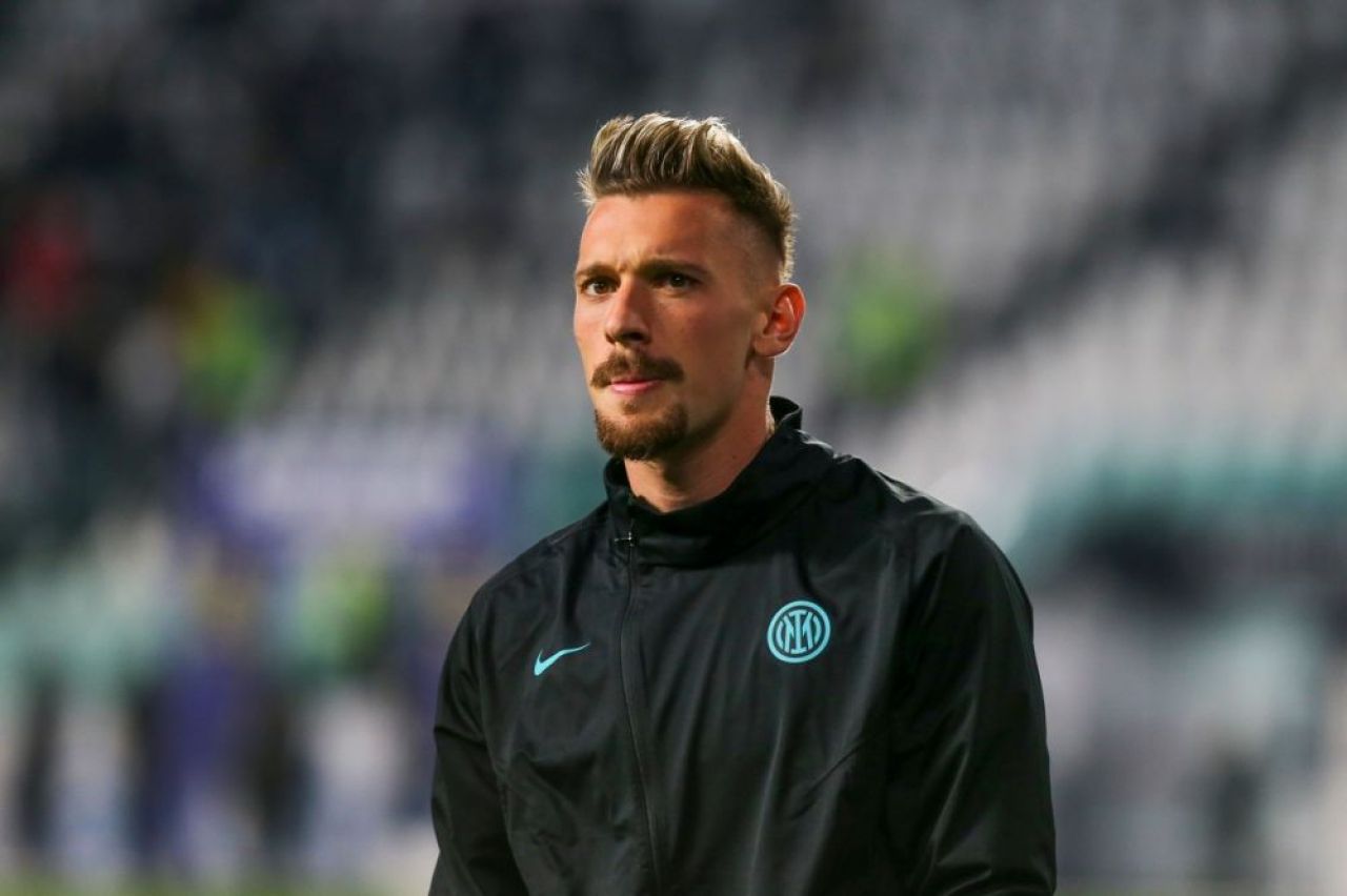 A profitat de gafa lui Radu și așteaptă telefonul lui Milan! Nicola Sansone, pus pe glume: ”Măcar un împrumut, să pot juca în Champions League”_11